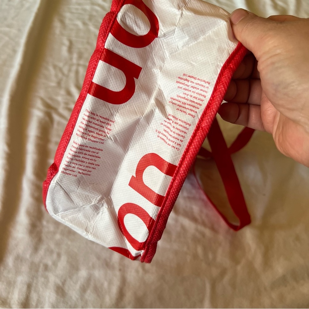 Lululemon red and white bag - Picture 6 of 9